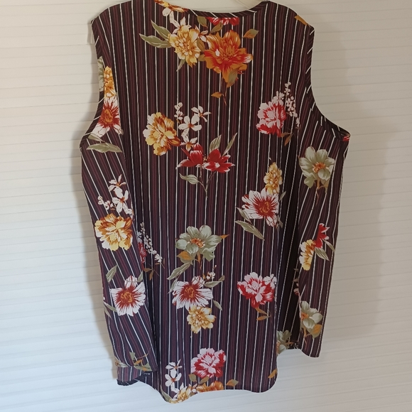 SOHO GIRLS Plus Top Blouse. - Picture 4 of 6